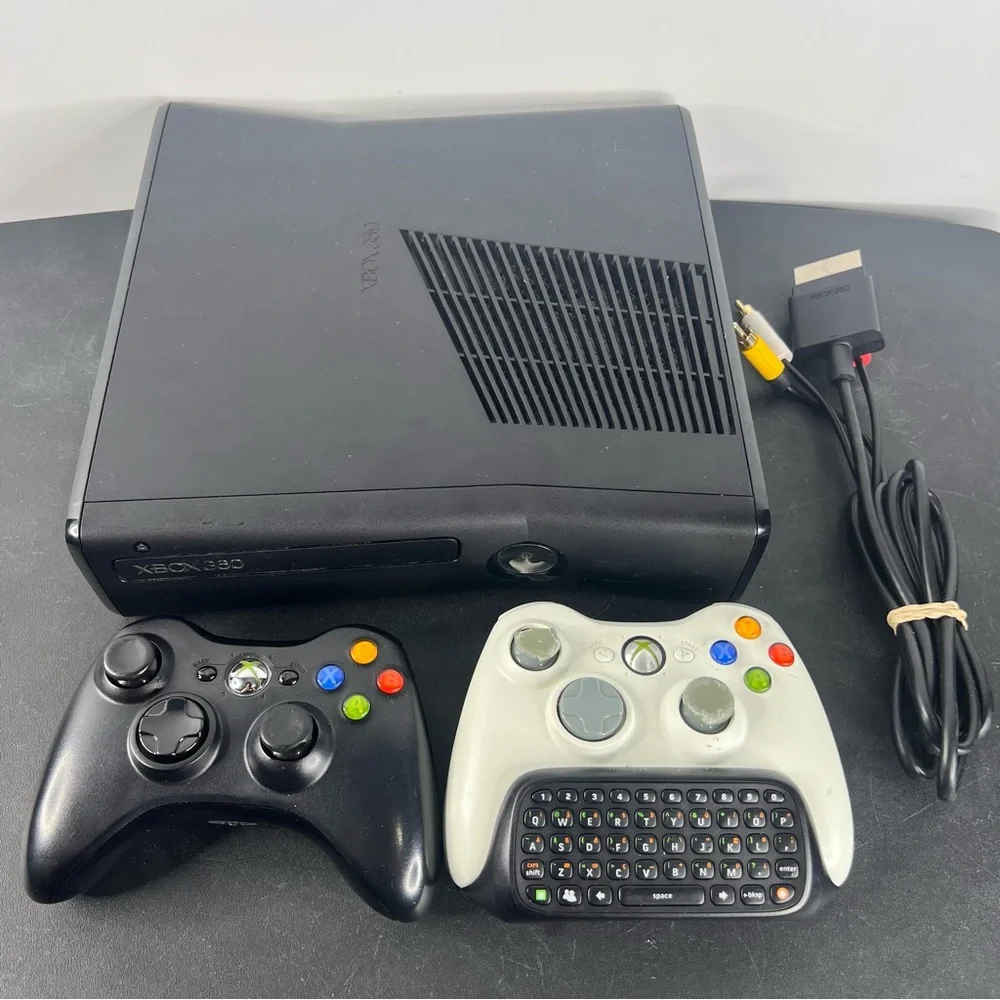 Microsoft Xbox 360 S 4GB Console System Bundle Lot With 9 Games Tested & Working